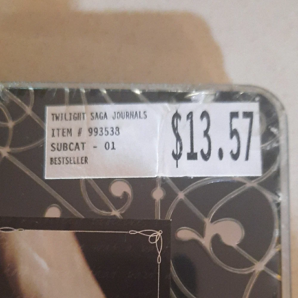 Twilight Journals Collectible Tin - Picture 2 of 4